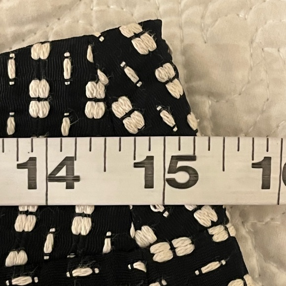 Ann Taylor Elegant Black and White Women's Pencil Skirt, size 4 - Picture 4 of 8